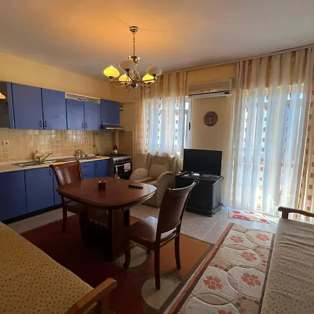 Ervis Beach 5 Minutes Walking Apartment-beach Only 2 Nighs Ore More 아파트